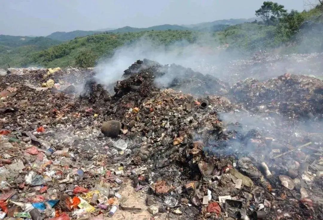 國內(nèi)垃圾臭氣問題嚴(yán)峻,潔匠異味控制液帶來清新.jpg 國內(nèi)垃圾臭氣問題嚴(yán)峻,潔匠異味控制液帶來清新.jpg